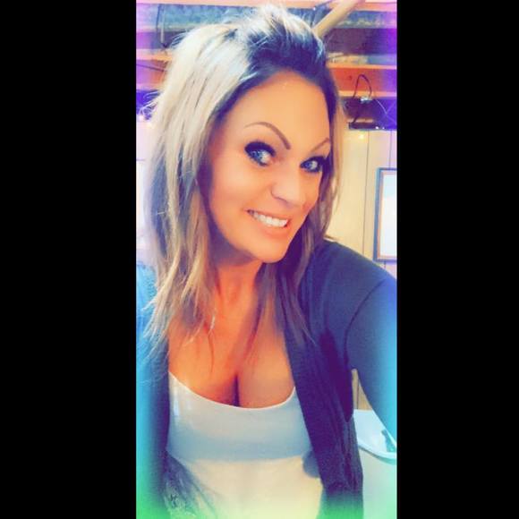 Meet your Posher, Jodie - Picture 1 of 1